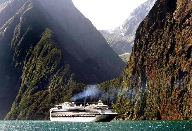 NEW ZEALAND milford sound cruise